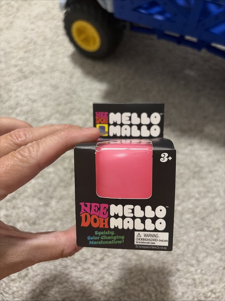 Schylling NeeDoh Mello Mallo Squishy Squeeze Toy Color-Changing Pink Nee Doh