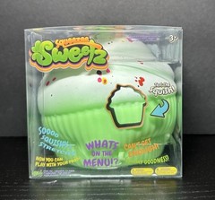 Squeezy Sweets Scented Squishy Cupcake Dessert Toy Green Sprinkles