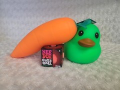 (LOT OF 3 Squishy Toys) Carrot, Duck, Needoh FuzzBall