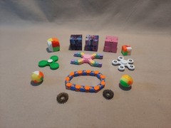 Set 13 miniature figit Toys Sensory stress relief focus spinner puzzles cube ++