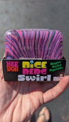 NeeDoh Nice Berg Swirl XL Giant Swirl Cube 3.25″ Nee Doh Pink Purple Black NEW