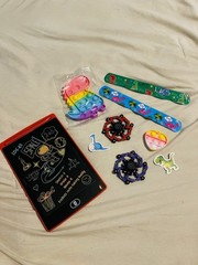 FREE SHIPPING 9pc LCD writing tablet & Sensory Toy Pack 2 Fidgets, Autism