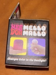 NeeDoh Mello Mallo Color Change Squishy Squeeze Sensory Toy Yellow