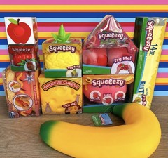 9 PC LOT/BUNDLE TOYMENDOUS SUNNY DAYS SQUEEZY FRUIT & FOOD VIRAL SQUISHY TOYS!