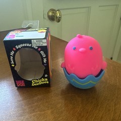 Schylling NeeDoh Nee Doh Chicka DeeDoos Squeeze Toy Pink/Blue 2022