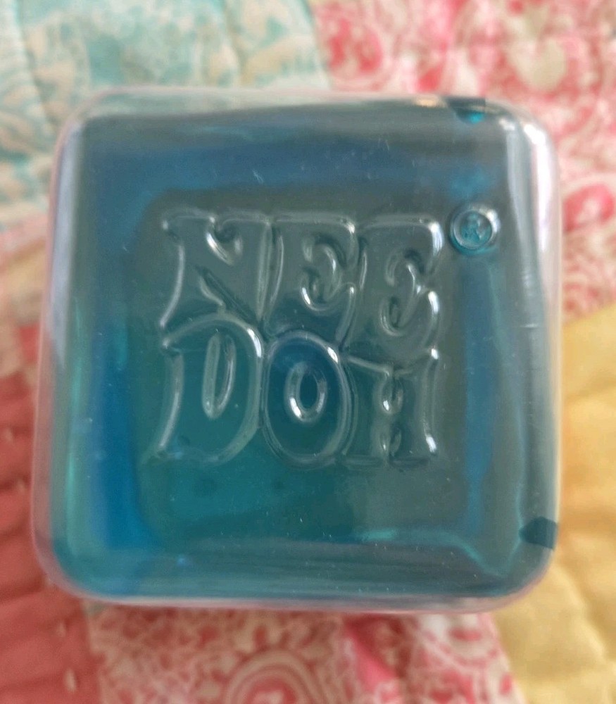 Authentic – NeeDoh Blue Nice Berg XL Giant Nee Doh Niceberg Solid Squish Cube
