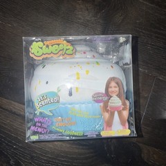 New PPNC Squeezee Sweetz SCENTED CUPCAKE Viral Squishy Toy BLUE
