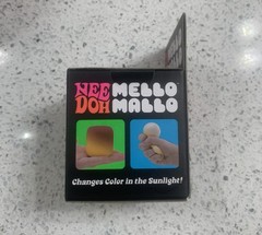 NeeDoh Mello Mallo Color-Changing Squish Squeeze Toy, Pink, 3+, 26053HY