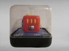 NIP – Zuru Antsy Labs Fidget Cube (Marvel Series) – Iron Man