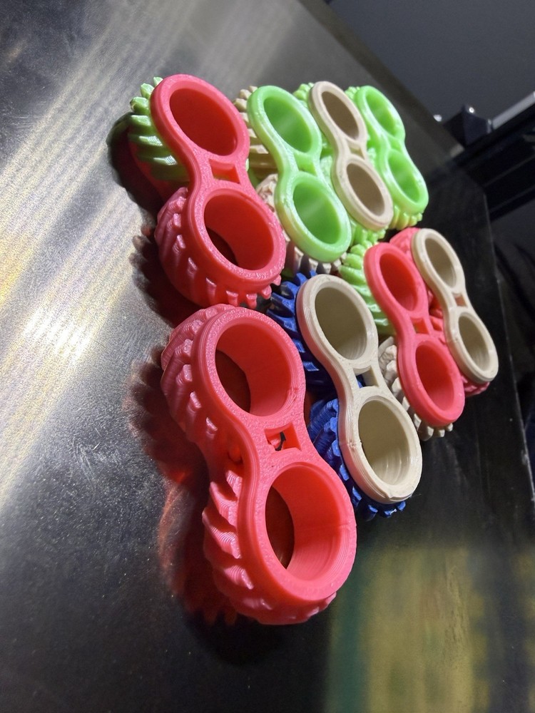 Fidget toy ring with gears random colour