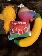 Viral tik tok Squeezy Duck Banana Strawberry jaru duck squishy bundle lot