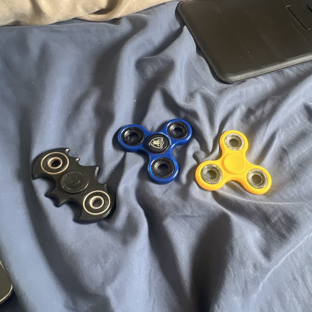 Lot of 3 Hand Spinners Fidget Toys – Black Batman, Blue & Yellow