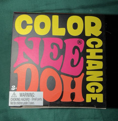 Schylling Color Change NeeDoh Groovy Glob, Multicolor 3-5 MPN 26085HY