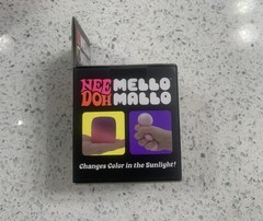 NeeDoh Mello Mallo Color-Changing Squish Squeeze Toy, Pink, 3+, 26053HY