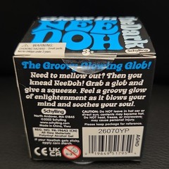 Schylling Glow in the Dark NeeDoh Groovy Grabbing Glob Squeeze Toy 3+ Blue