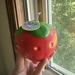 Ja-Ru Squeesh Yum 5 Inch Fruity Bunch Foam Squishy Toy Strawberry BNWT